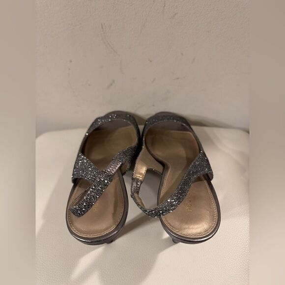 Pelle Moda Women’s Nadie 2, Silver Slingback Pumps - Picture 4 of 6